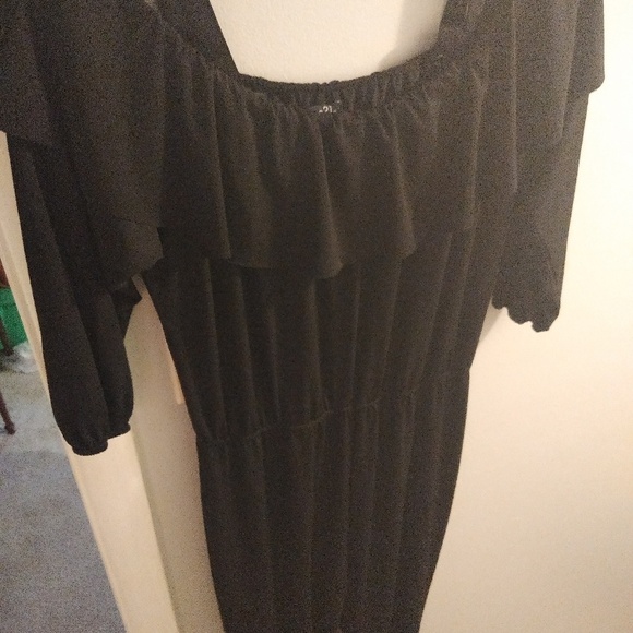 Black of shoulder jumper - Picture 4 of 7
